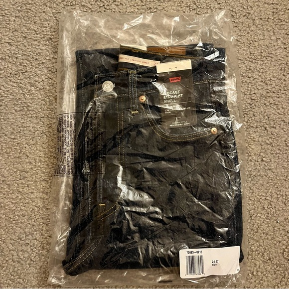 Levi’s Ribcage Straight Ankle Jeans - Picture 6 of 6